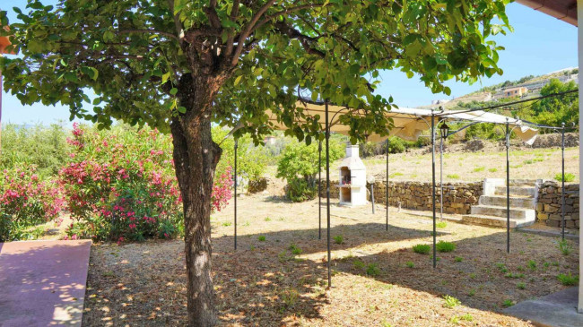 Villa for sale in Santo Stefano al Mare