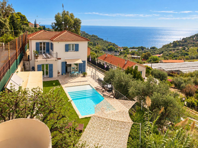 Villa for sale in Imperia