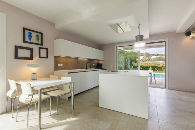 Villa for sale in Imperia