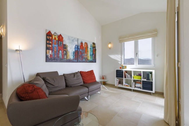 Villa for sale in Dolcedo