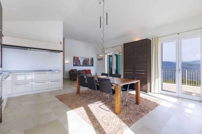 Villa for sale in Dolcedo