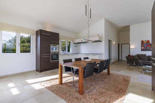 Villa for sale in Dolcedo