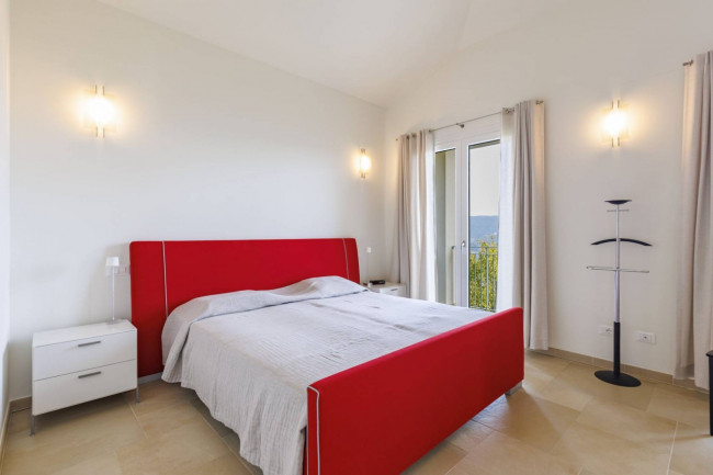 Villa for sale in Dolcedo