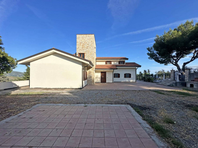 Villa à vendre à Camporosso