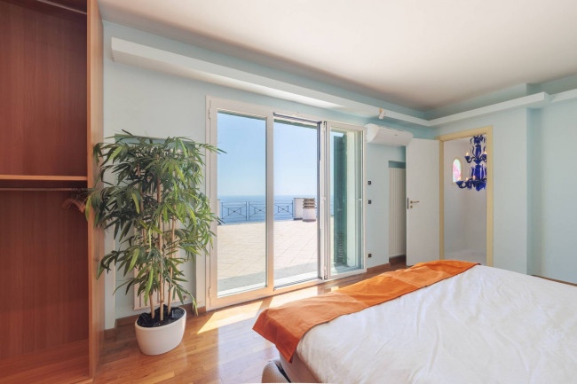 Villa for sale in Imperia