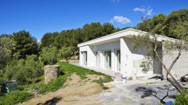 Villa à vendre à Cervo
