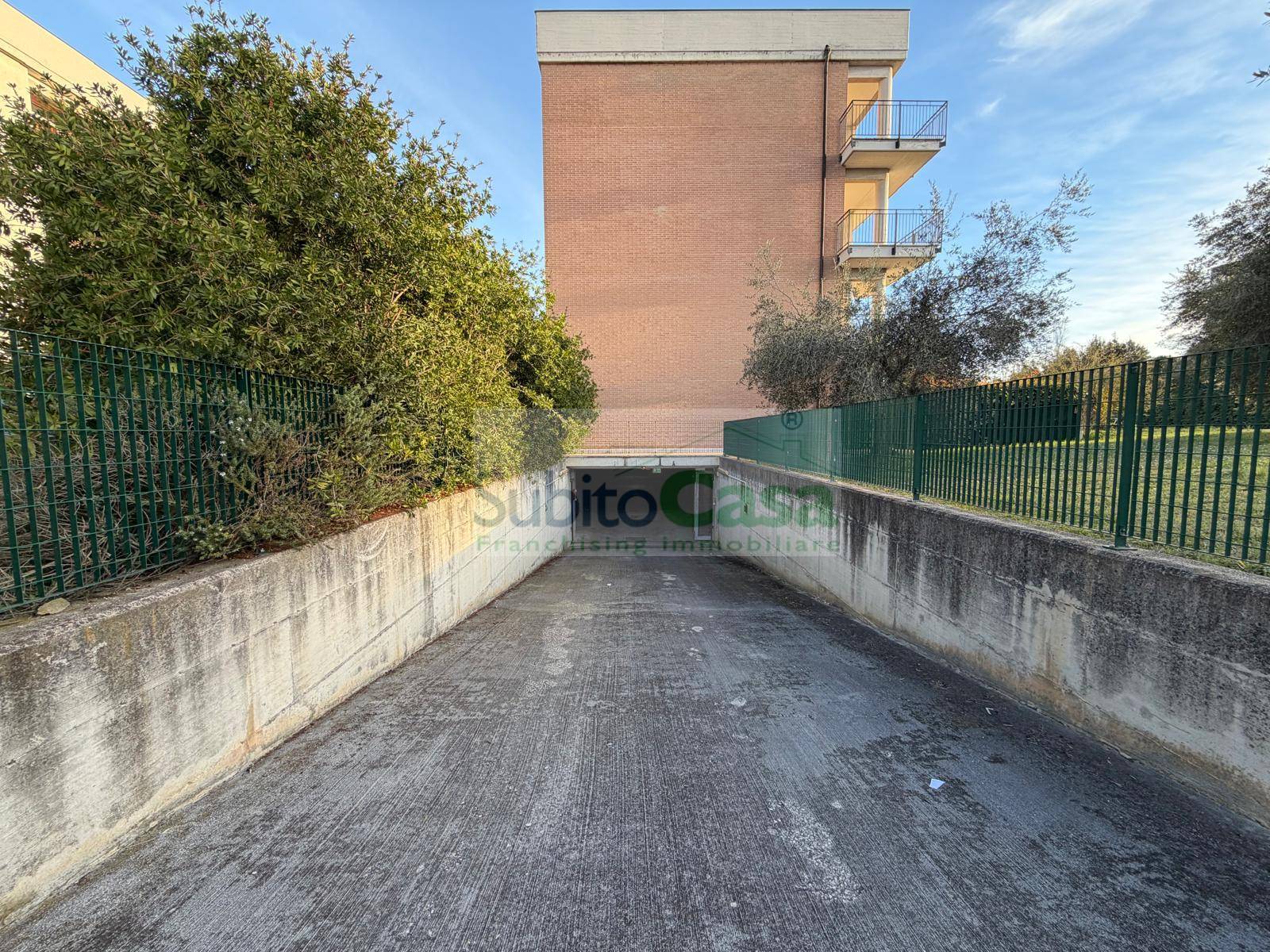 Box o garage in affitto a Chieti