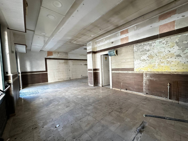 Locale commerciale in affitto a Chieti
