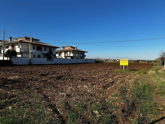 Terreno edificabile in vendita a Rosciano