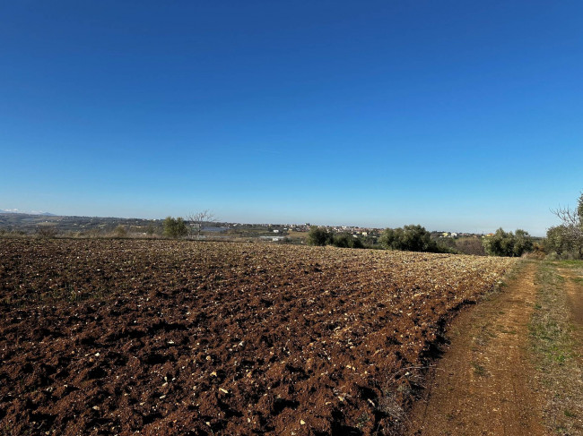 Terreno edificabile in vendita a Rosciano