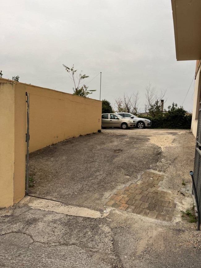 Garage/Box/Posto auto in affitto a Chieti (CH)