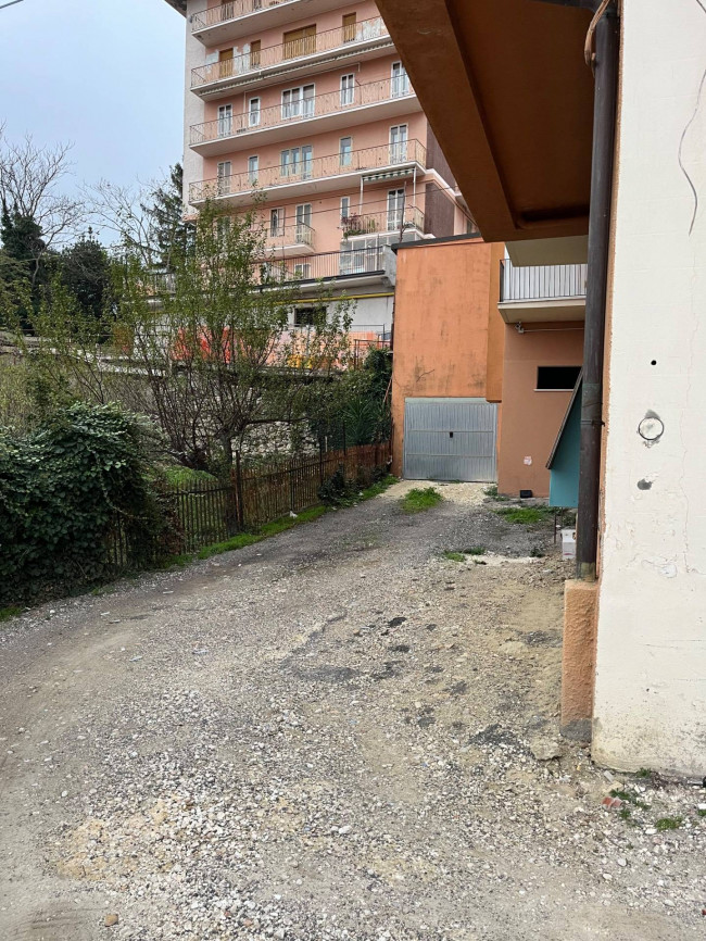 Garage/Box/Posto auto in affitto a Chieti (CH)