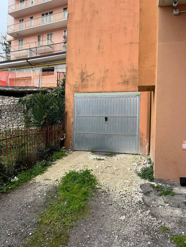 Garage/Box/Posto auto in affitto a Chieti (CH)