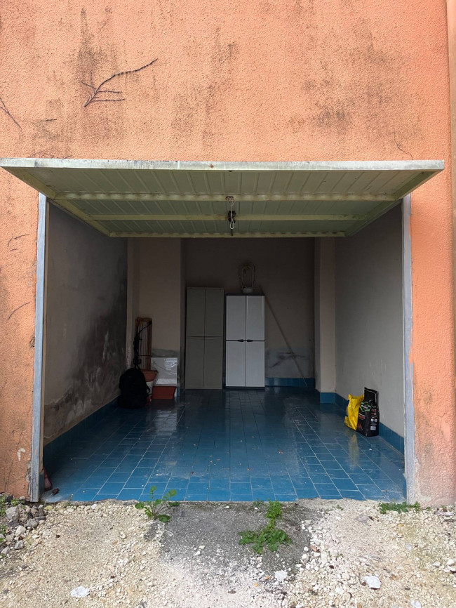 Garage/Box/Posto auto in affitto a Chieti (CH)