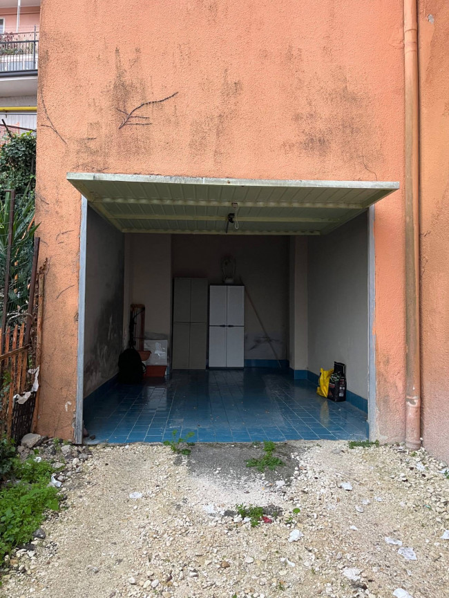 Garage/Box/Posto auto in affitto a Chieti (CH)