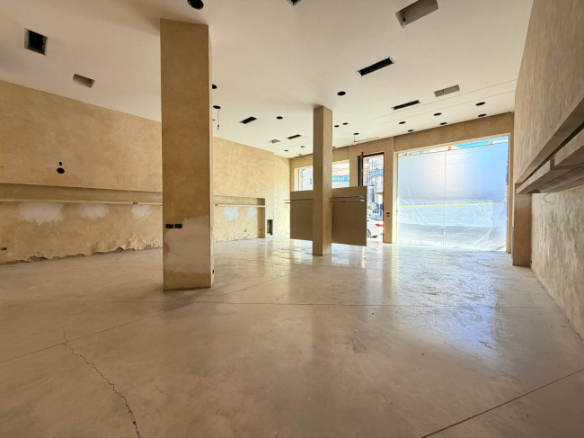 Locale commerciale in affitto a Chieti