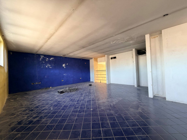 Locale commerciale in affitto a Chieti