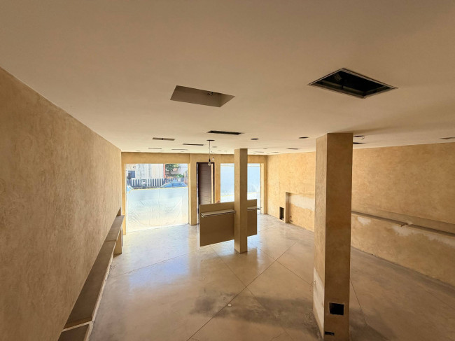 Locale commerciale in affitto a Chieti