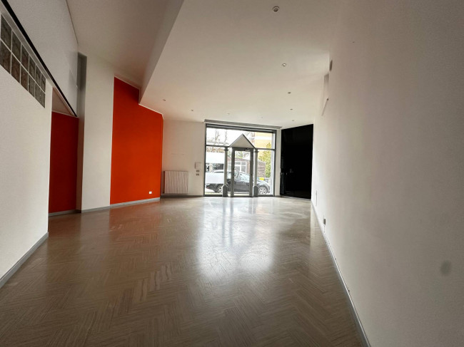 Locale commerciale in affitto a Chieti