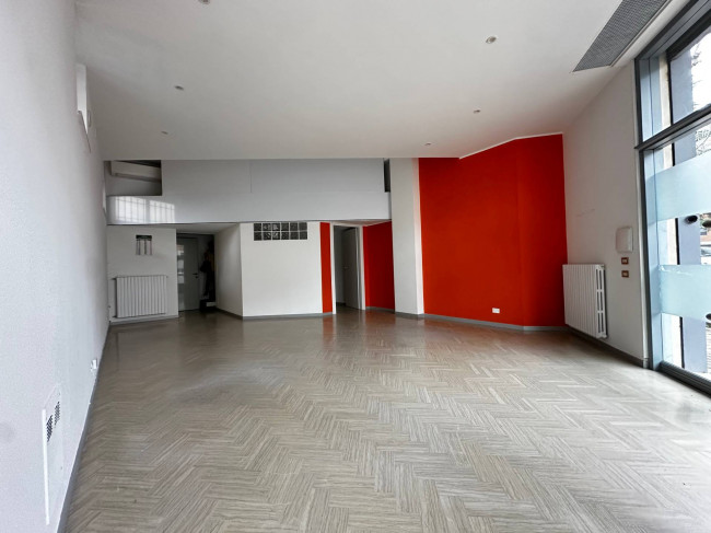 Locale commerciale in affitto a Chieti