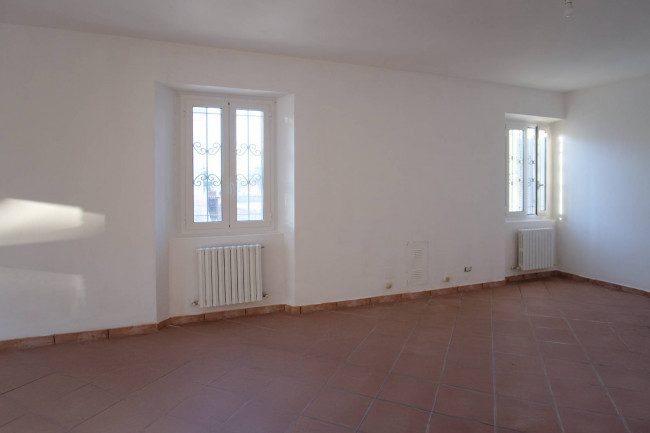 Locale commerciale in affitto a Chieti