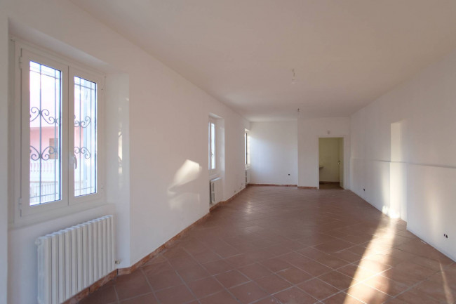 Locale commerciale in affitto a Chieti