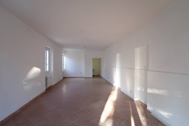 Locale commerciale in affitto a Chieti