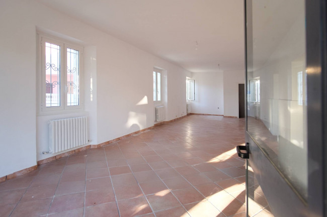 Locale commerciale in affitto a Chieti