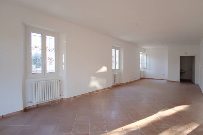 Locale commerciale in affitto a Chieti