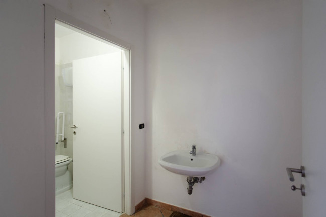 Locale commerciale in affitto a Chieti