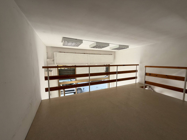 Locale commerciale in affitto a Chieti