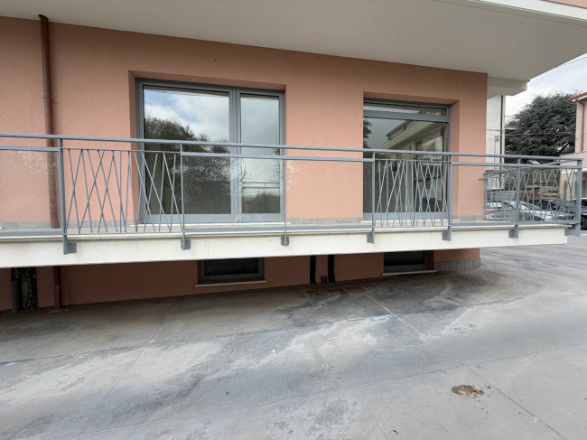 Locale commerciale in affitto a Cepagatti