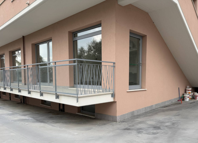 Locale commerciale in affitto a Cepagatti