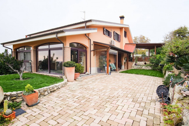 Villa Singola in vendita a Chieti