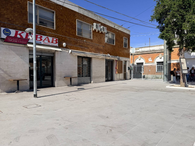 Locale commerciale in affitto a Chieti