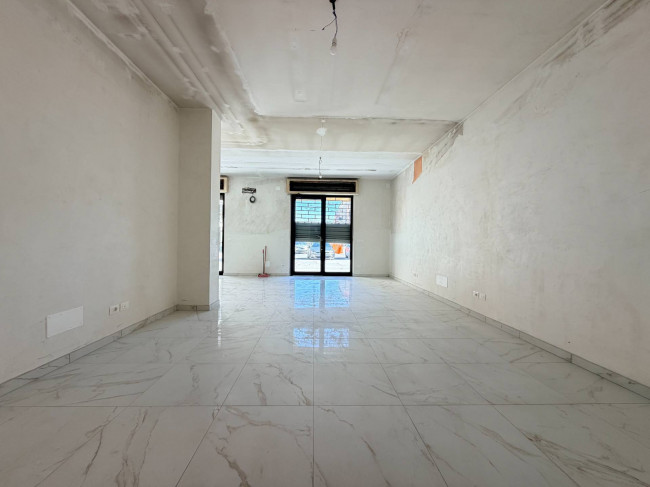 Locale commerciale in affitto a Chieti