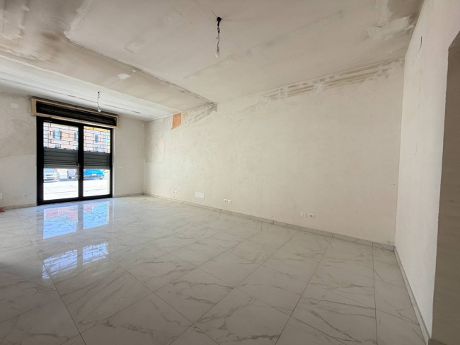 Locale commerciale in affitto a Chieti