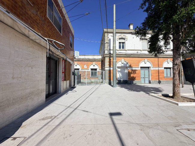 Locale commerciale in affitto a Chieti
