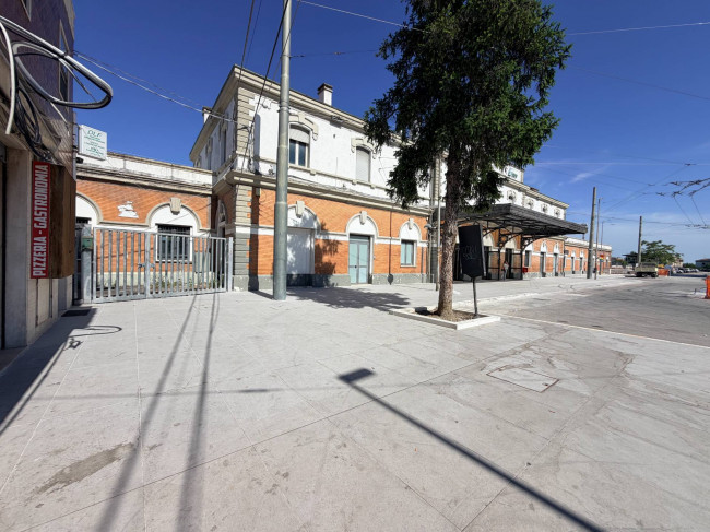 Locale commerciale in affitto a Chieti