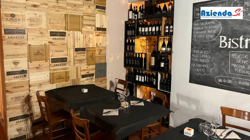 Bar con cucina in Vendita a Verona