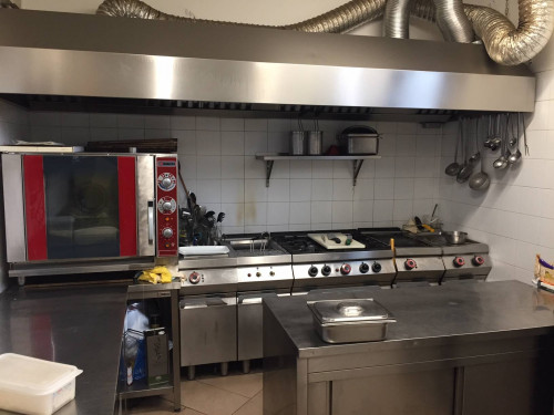 Bar con cucina in Vendita a Verona