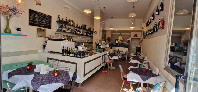 Bar con cucina in Vendita a Verona