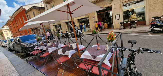 Bar in vendita a Centro Storico, Verona (VR)