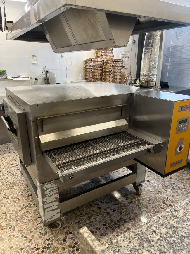 Pizzeria d'asporto in Vendita a Verona