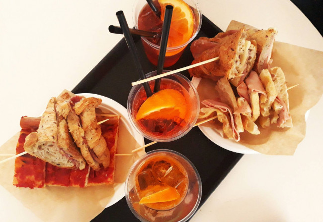 Bar/Pub con cucina in Vendita a Guastalla