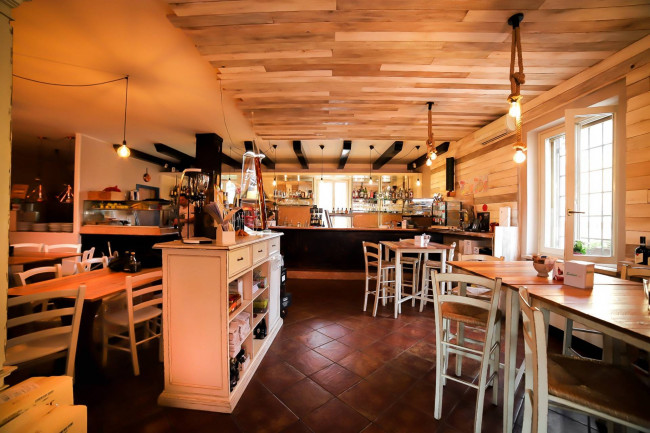 Bar/Ristorante/Pizzeria/B&B in Vendita a Mozzecane