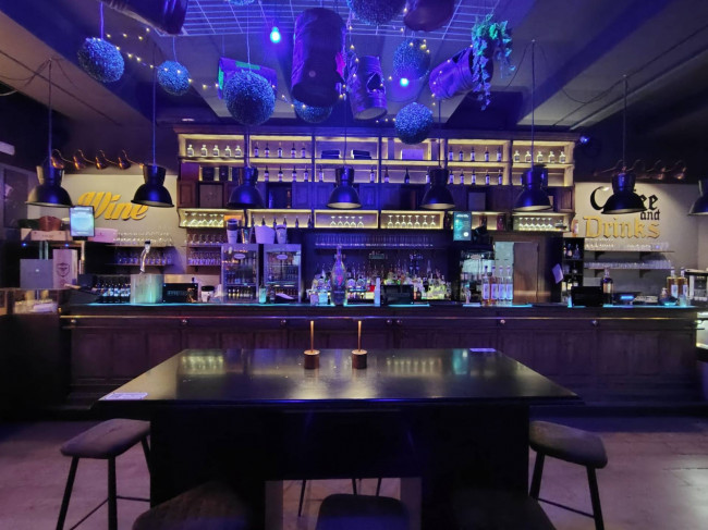 Bar/Pub con cucina in Vendita a Novellara