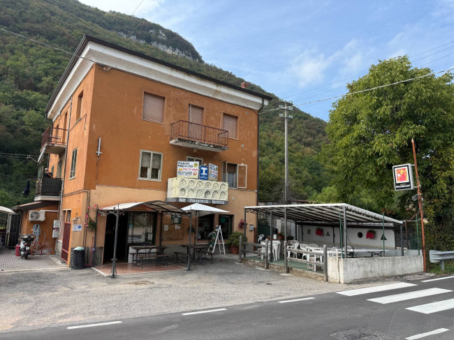 Bar/Tabacchi/Slot in Vendita a Grezzana
