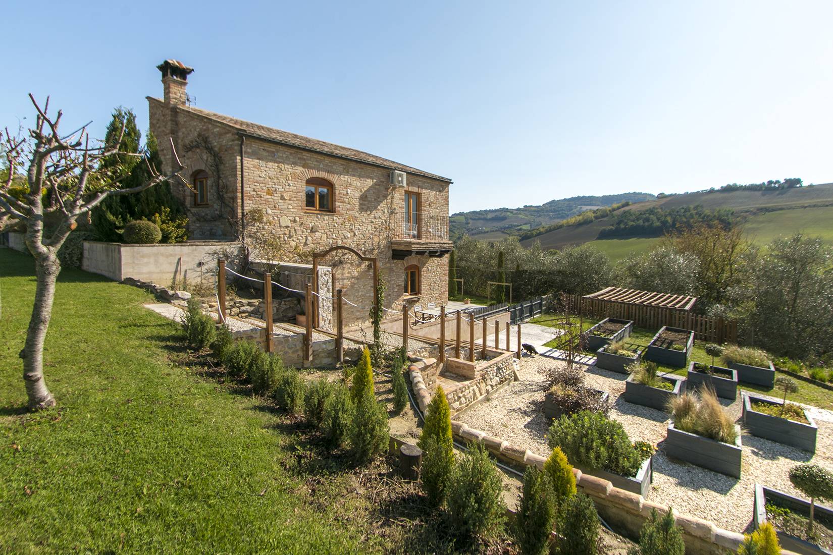 Country House in Montefiore dell'Aso (Ascoli Piceno)