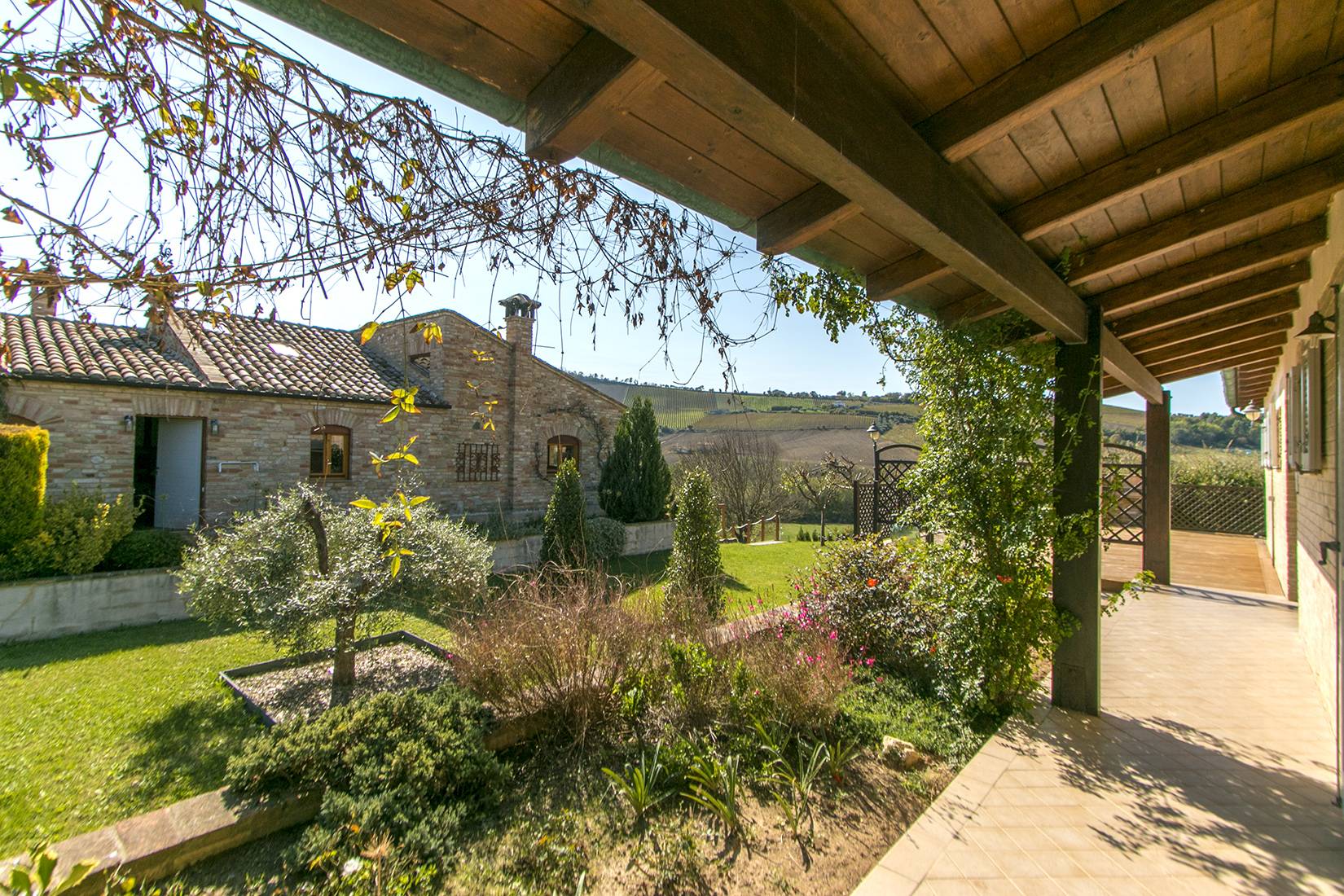 Casale a Montefiore dell'Aso (Ascoli Piceno)